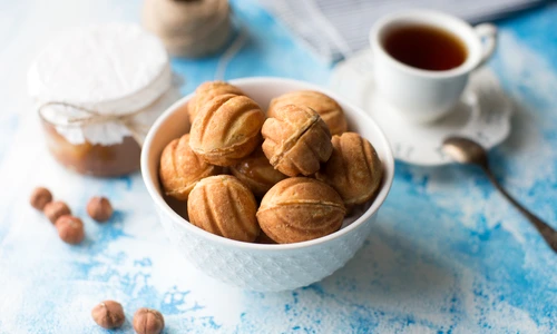 Fursecuri nuci cu crema  Sursa foto shutterstock 558061027 jpg