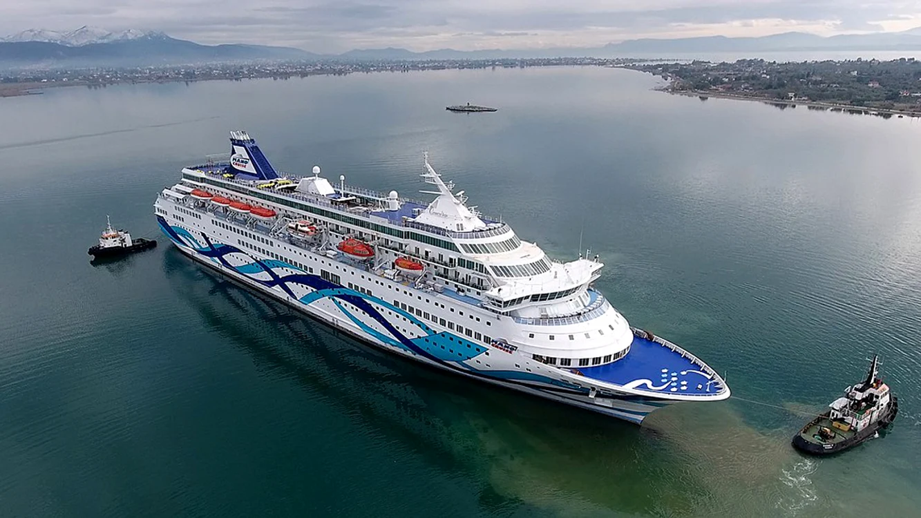  Nava Crown Iris a fost blocată temporar în portul Syros/ FOTO:X
