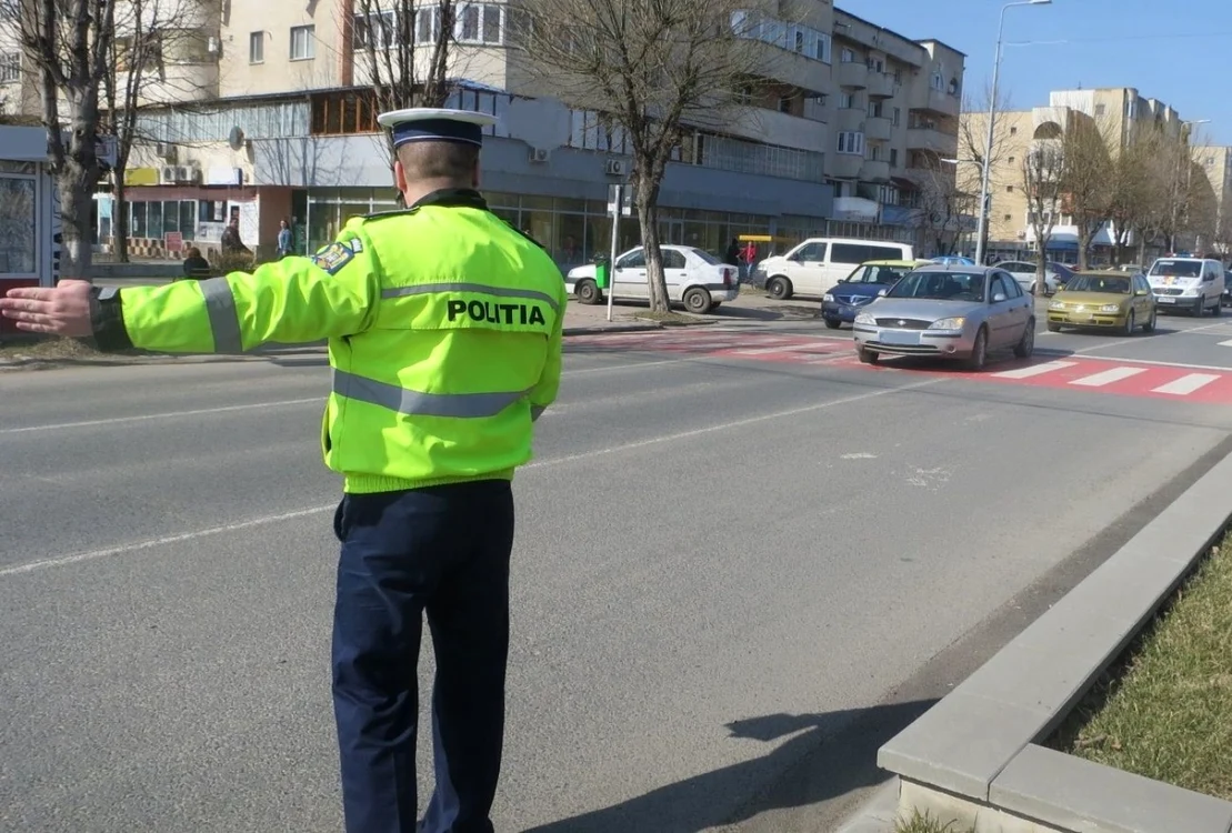 Poliţia a reţinut 15 permise de conducere FOTO Adevărul