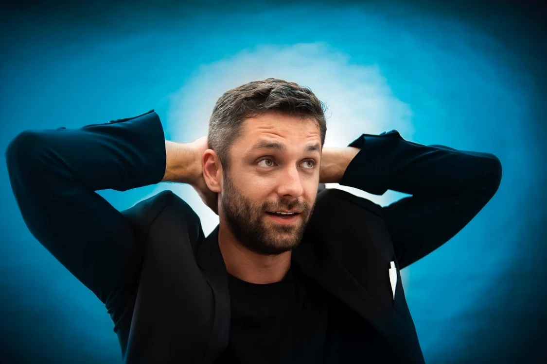 Alecsandru Dunaev a cucerit cu rolul din Adela (Foto: Antena1)