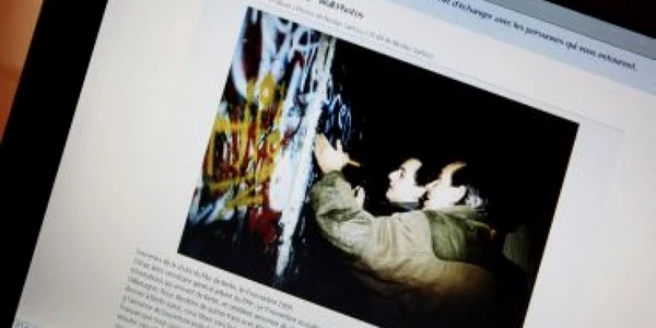 Utilizatorii de internet nu cred că Sarkozy a fost la Berlin în 9 noiembrie 1989