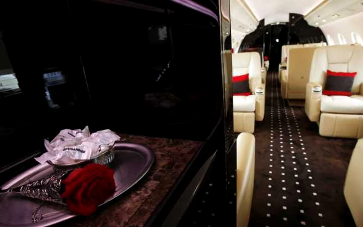 Imagine din interiorul aeronavei Bombardier Global Express FOTO Reuters
