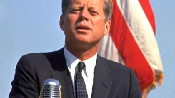 22 noiembrie: A fost asasinat John F  Kennedy, cel de–al 35–lea preşedinte american  jpeg