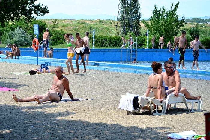 Buzoienii sunt aşteptaţi în număr cât mai mare la ştrandul din Parcul Tineretului