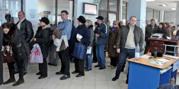 Coada fisc - contributii sociale  FOTO CLICK!