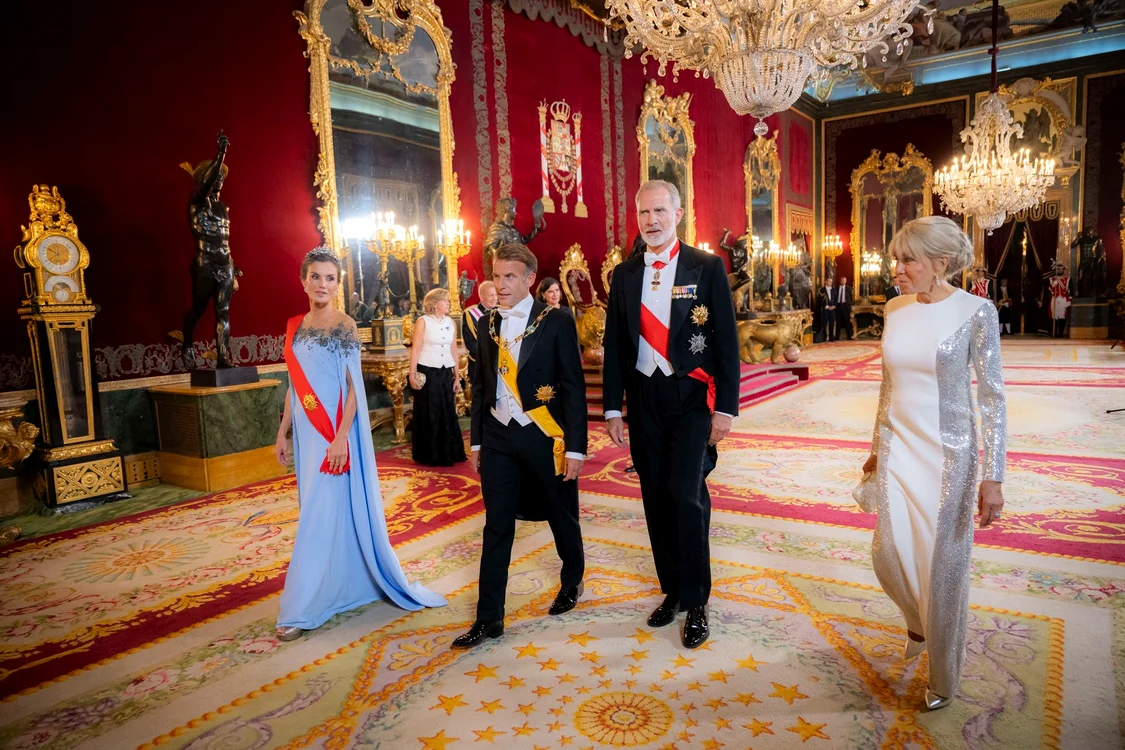 Regele Felipe al VI lea și regina Letizia a Spaniei cu Emmnauel Macron și soția sa, Brigitte, profimedia 1139307373 jpg