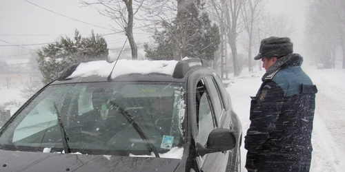 Drum blocat de viscol FOTO