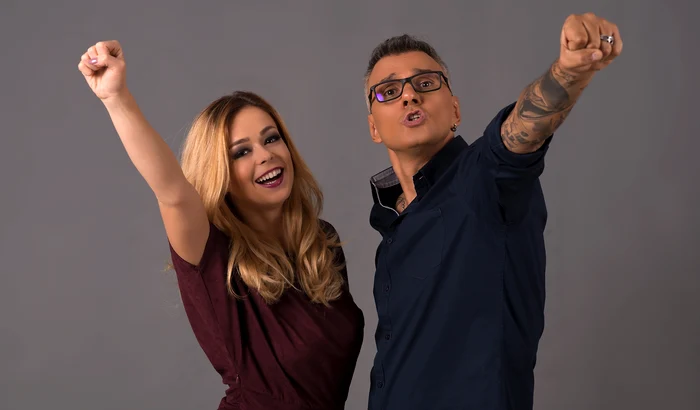 Ioana Petric (24 de ani) și Cristi Hrubaru (44 de ani) prezintă ediția de marți (29 septembrie) a Cronici Cârcotașilorfoto: Prima TV