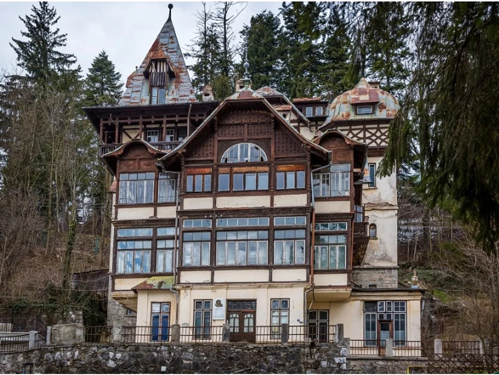 
    Vila Carola din Sinaia are o istorie strâns legată de cea a orașului în care s-a născutfoto: Artmark Historical Estate  
