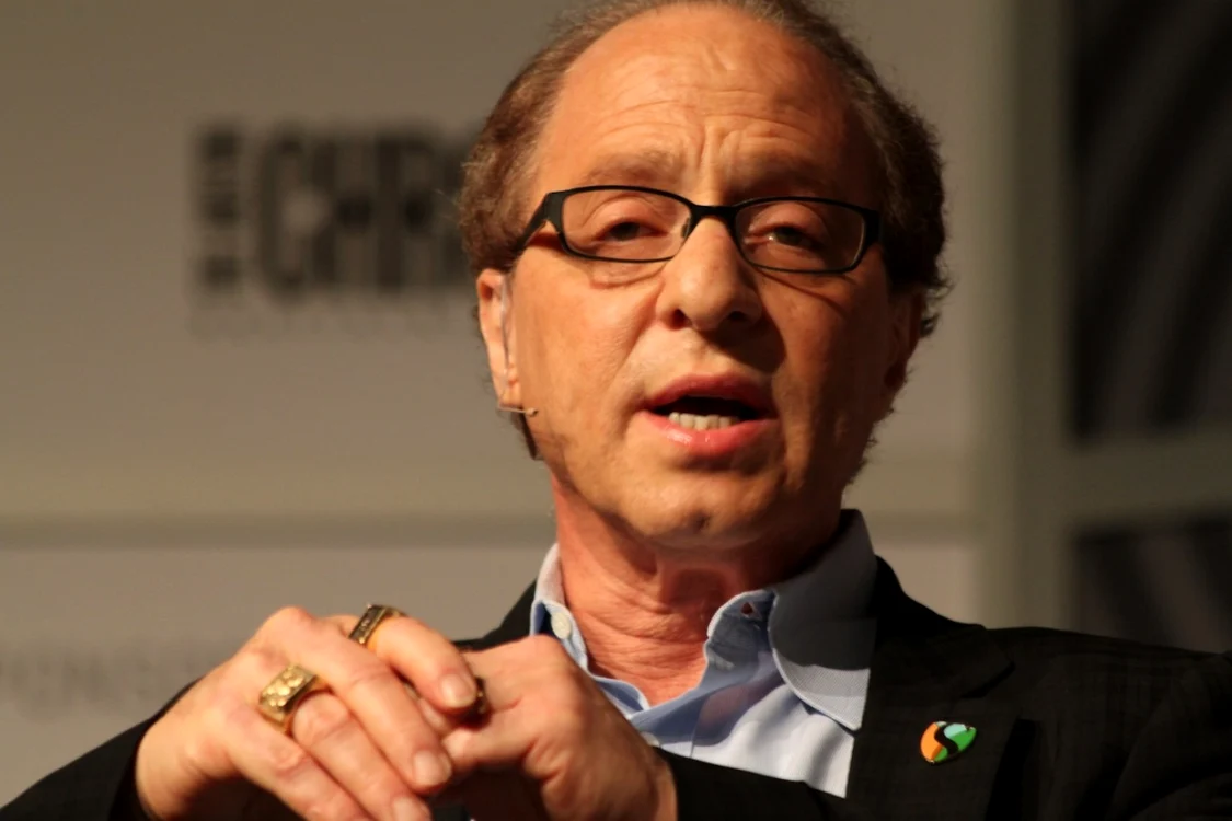 Ray Kurzweil este un futurolog renumit şi director de inginerie în cadrul Google