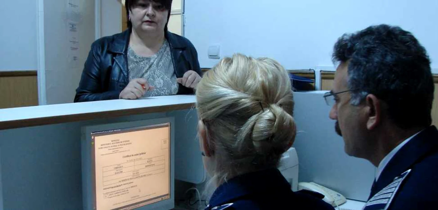 Serviciile MAI, deschise petnru cetăţeni în perioada sărbătorilor FOTO Adevărul