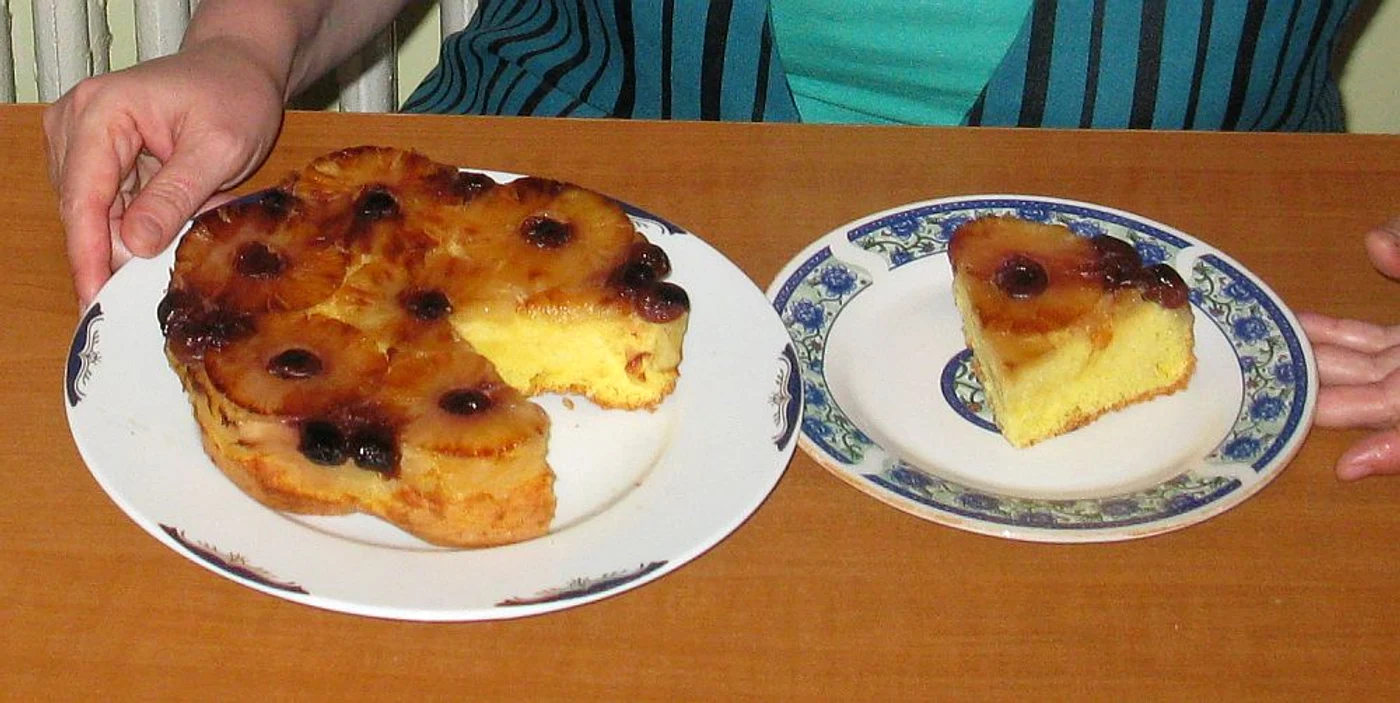 tort rasturnat cu ananas jpeg