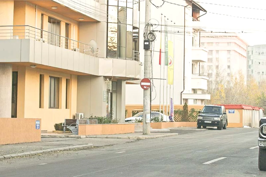 
    Sediul LPF este şi el în vizorul anchetatorilor  