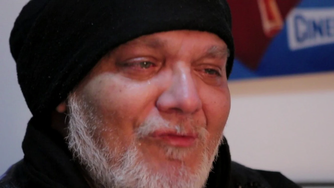 Marian Dârţă, în vârstă de 47 de ani, cunoscut în showbiz-ul autohton care hairstyilistul vedetelor, va fi înmormântat la Sinteşti, în judeţul Ilfov, alături de buncii săi. FOTO Antena Stars