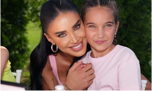 adelina pestritu si fiica ei zenayda jpg