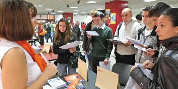 Angajatorii au dat în plus mai mulţi bani la stat decât salariaţilor, pe fondul creşterii presiunii fiscale