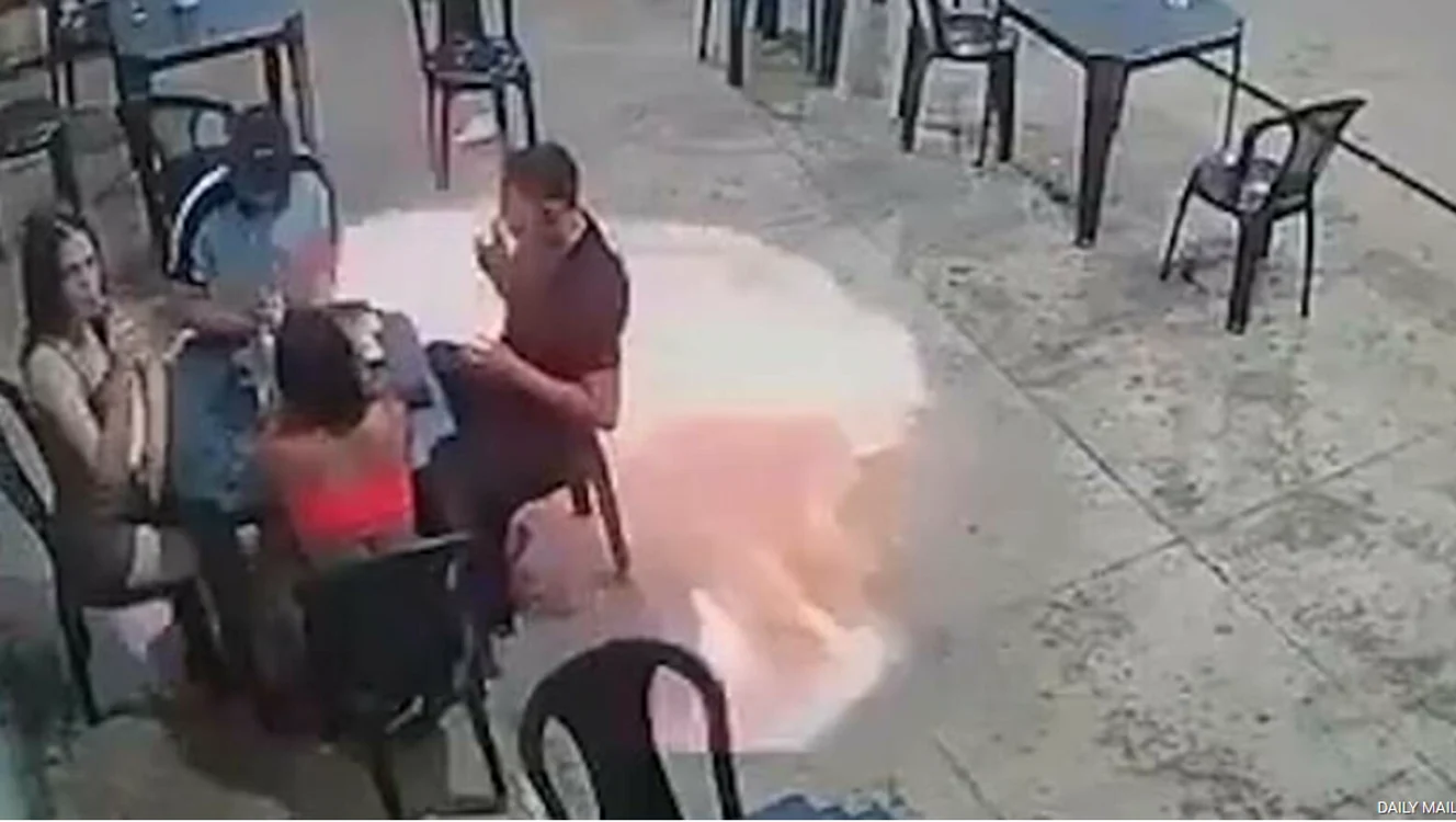 FOTO: Captură Video / Daily Mail. 