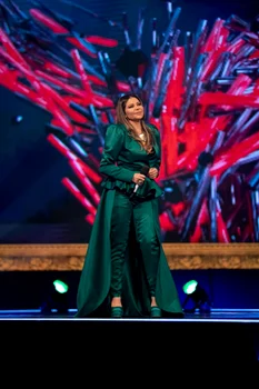 Miki ex K-pital, într-o creație semnată Cera Mihăilescu. FOTO: Instagram