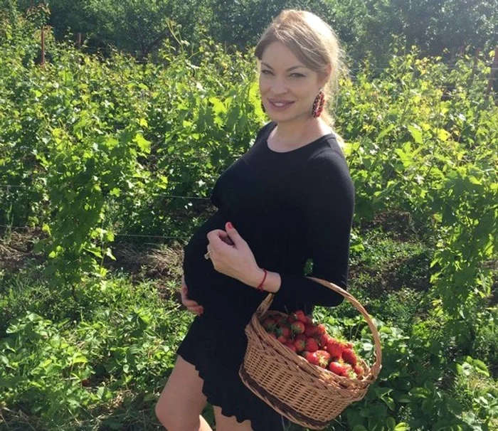 Valentina Pelinel va avea un băiețelfoto: arhivă personală