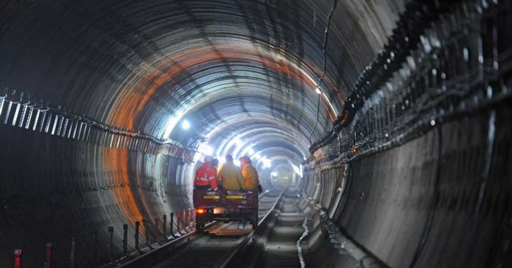 S-a dat startul lucrărilor la Magistrala 6 de metrou. Liniile de transport în comun au fost reconfigurate, anunță Nicușor Dan