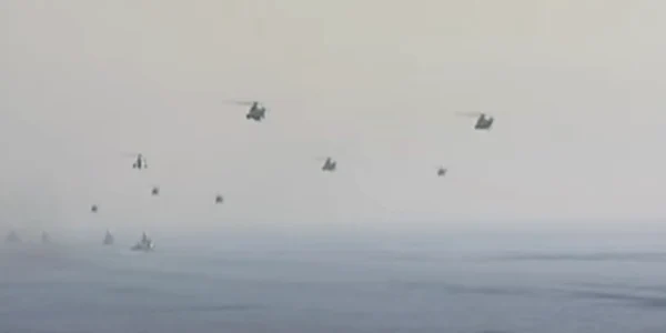 Nave si aeronave on stamtiarea Hormuz  Captura France 24 English png