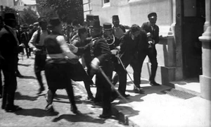 Ferdinand Behr arrested in Sarajevo 1914 jpg