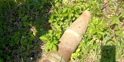 Obuz neexplodat din al Doilea Război Mondial. FOTO  cronica-gaestiului.ro