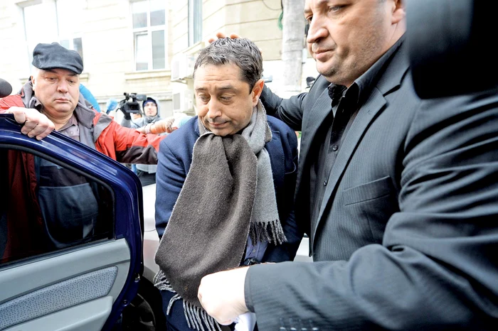 
    Cristian David a fost audiat ieri la DNA, timp de patru ore, apoi a fost dus în arestFoto: Mediafax  