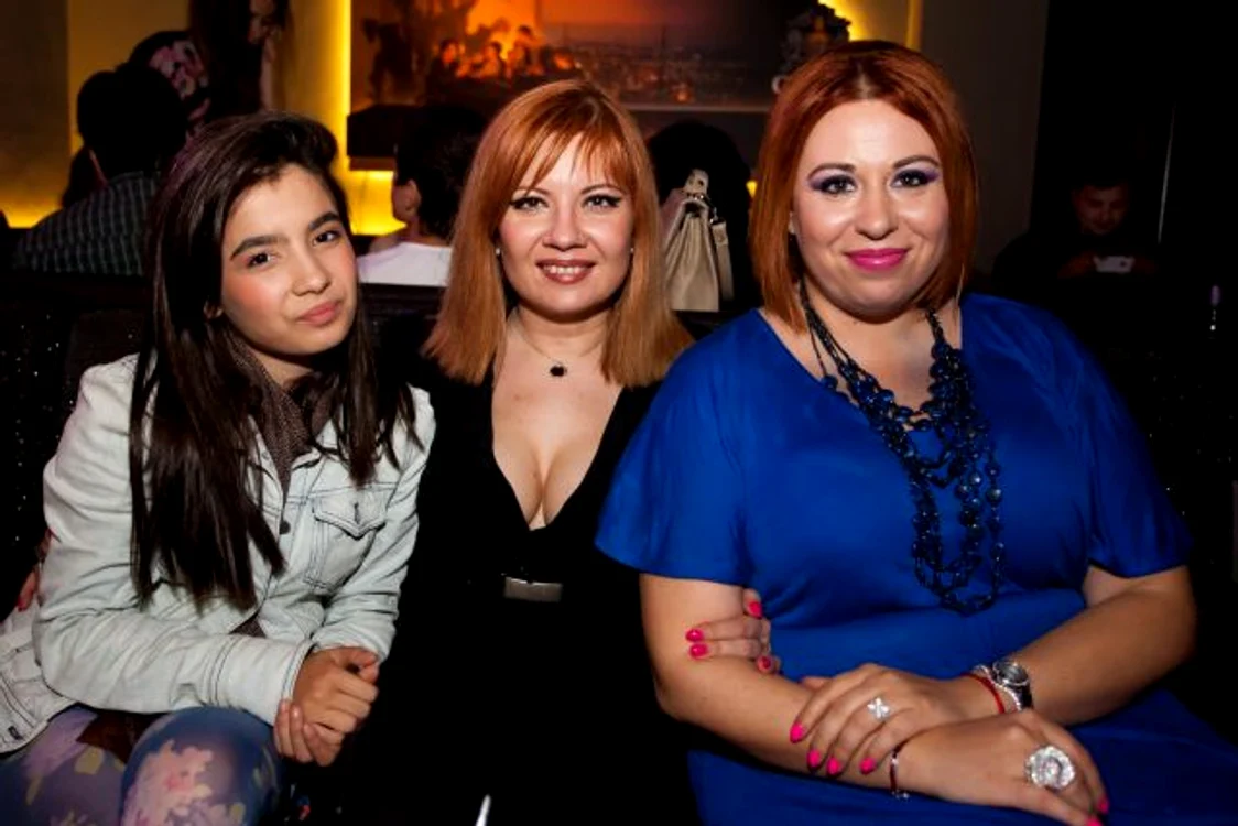 
    Oana Roman, Catinca Roman şi fiica ei  