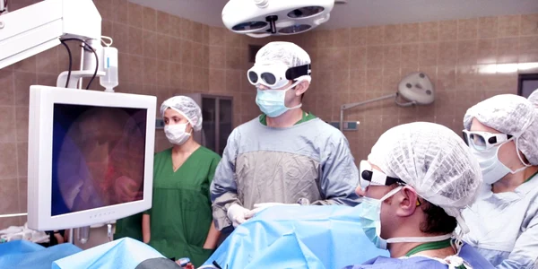 medici operatie FOTO Shutterstock