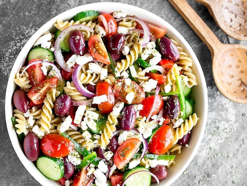salata cu paste jpeg