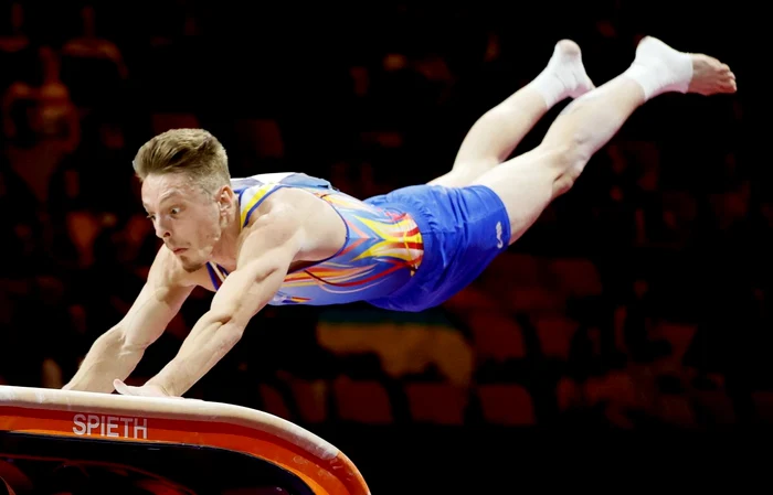 Gabriel Burtănete în săritură (FOTO: EPA)