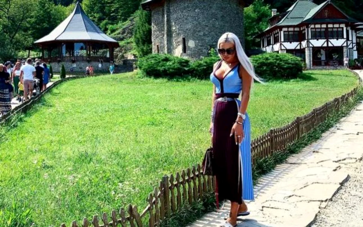 Loredana s-a apărat, susținând că era extrem de cald afară și de aceea a ales acea ținută 