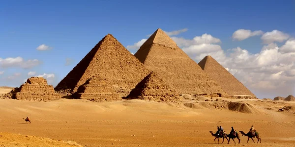 piramide-egipt-iri-travel