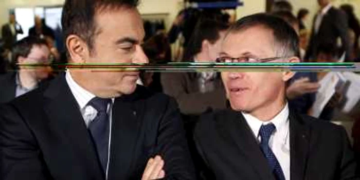 Carlos Tavares (dreapta) a demisionat, fiind nemulţumit de faptul că şeful său, Carlos Ghosn (stânga), nu iese mai repede la pensie. FOTO: Reuters