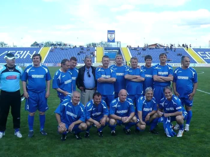 Bica, la un meci de old boys