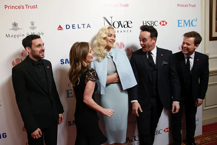 Rita Ora a participat în aceeași zi la o ceremonie de decernare a premiilor