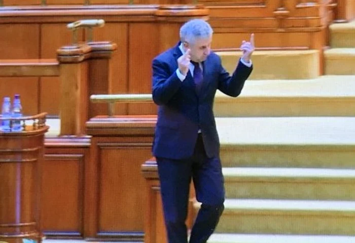 Florin Iordache le-a arătat degetul mijlociu reprezentanților Opoziției