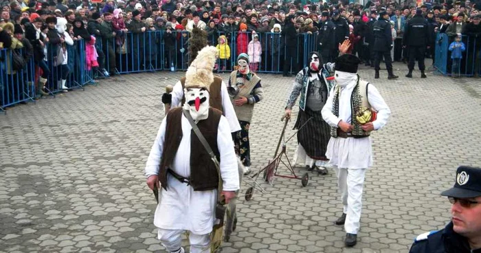 Festivalul "Ursul de la Dărmăneşti"