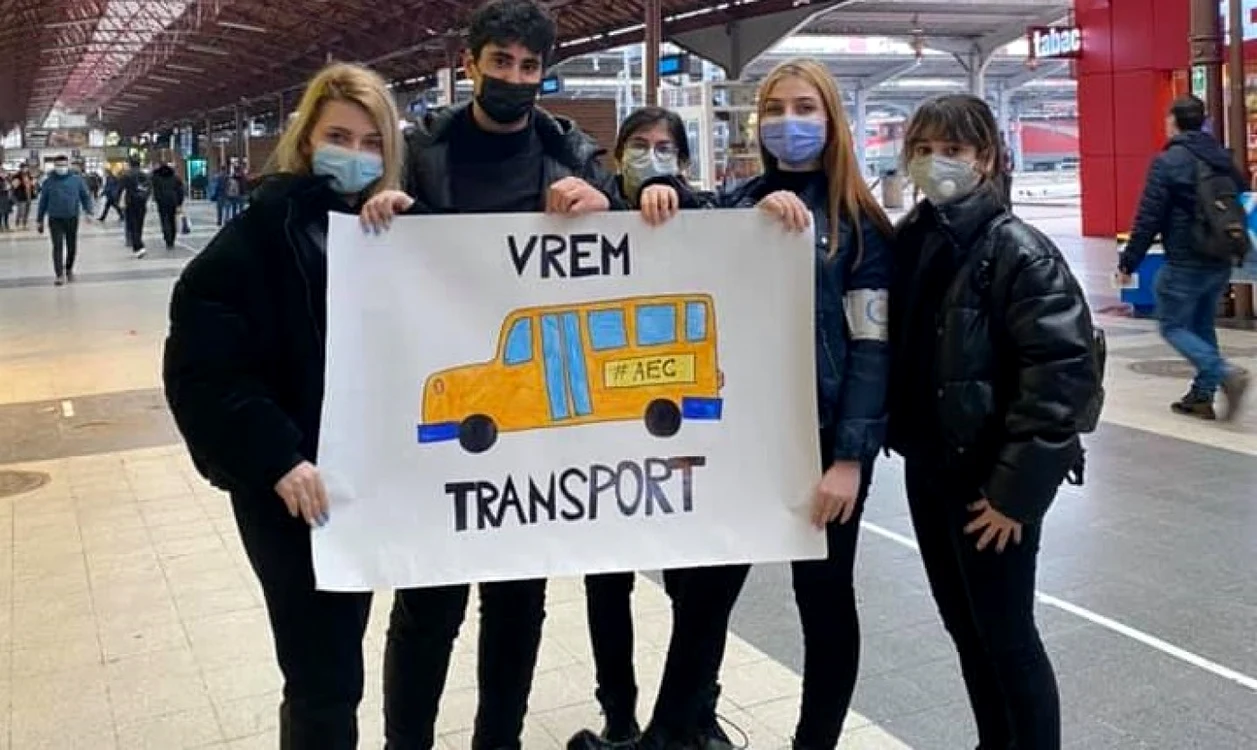 Elevii au protestat cerând transport gratuit FOTO: AEC