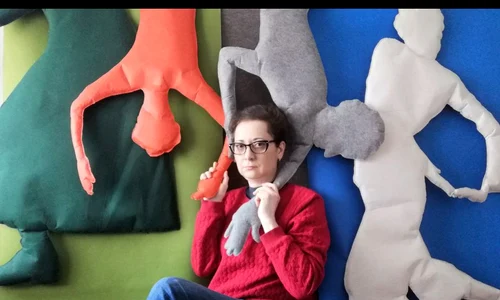 „Arta contemporană este o transmisie în flux direct” – interviu cu artista Aurora KIRÁLY jpeg