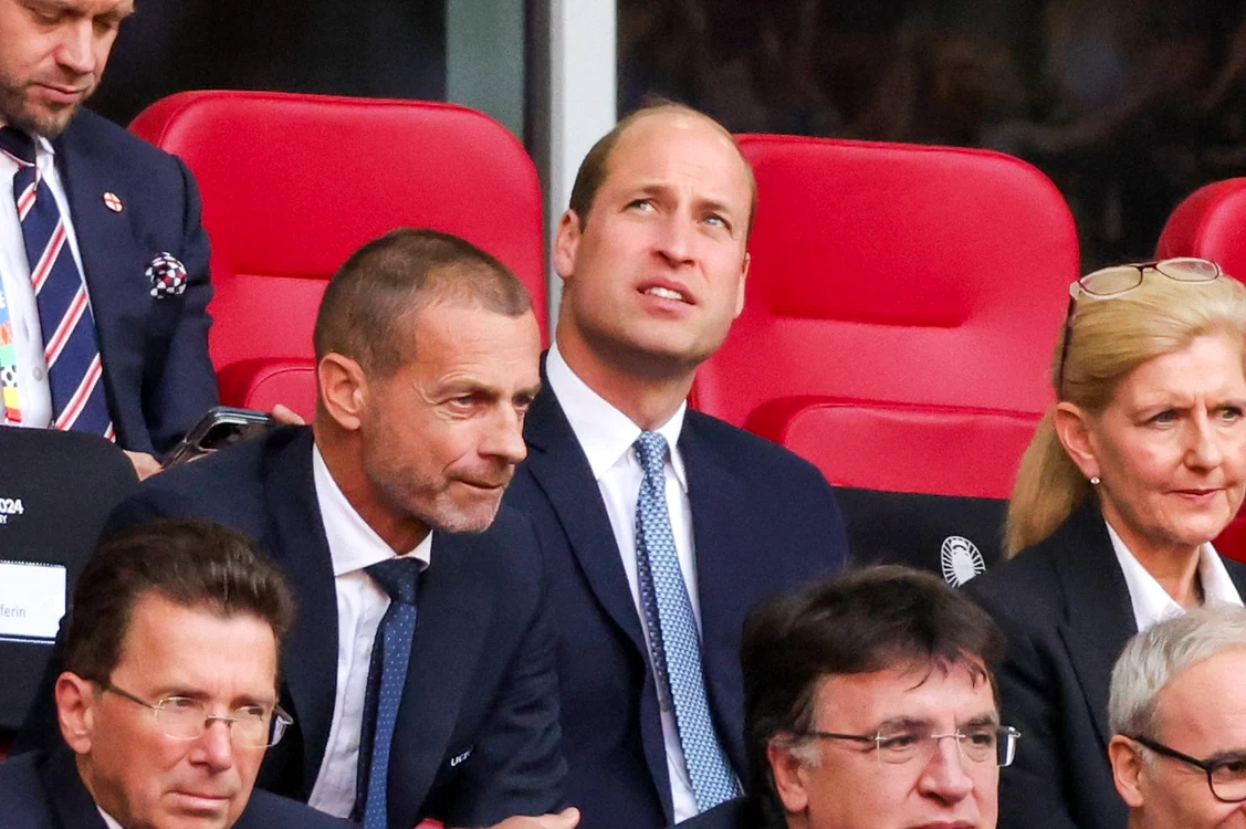 Prințul de Wales a urmărit meciul din tribună. FOTO Profimedia