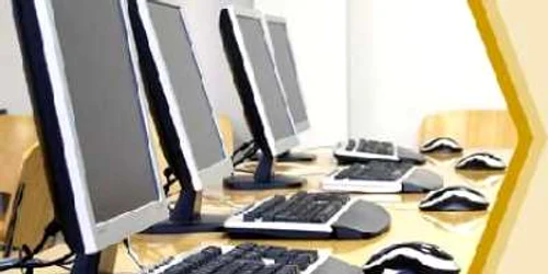Bacău: 1200 de elevi și studenți vor primi bani pentru calculatoare