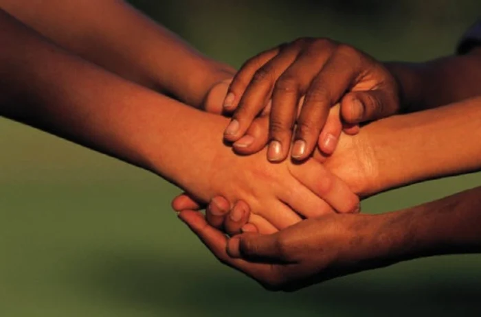 Horoscop zilnic 24 aprilie: Capricornii vor să ajute persoana iubită