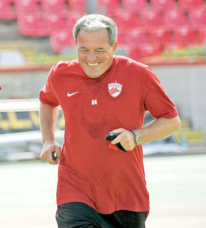 Tatăl lui Marius  este preparator  fizic şi este  cunoscut drept  Sensei Niculae