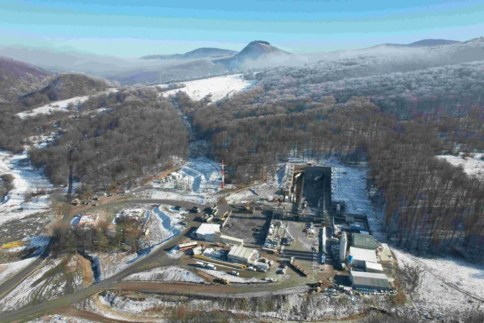 Tuneluri în șantier pe sectorul Apața - Cața. Sursa: Agenda construcțiilor Facebook