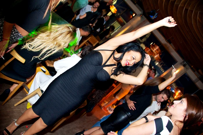 Mihaela Moise a petrecut alături de apropiaţi la împlinirea a 30 de ani