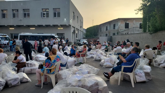 Așteptarea pentru predarea materialelor electorale, un proces inuman FOTO: Adevărul