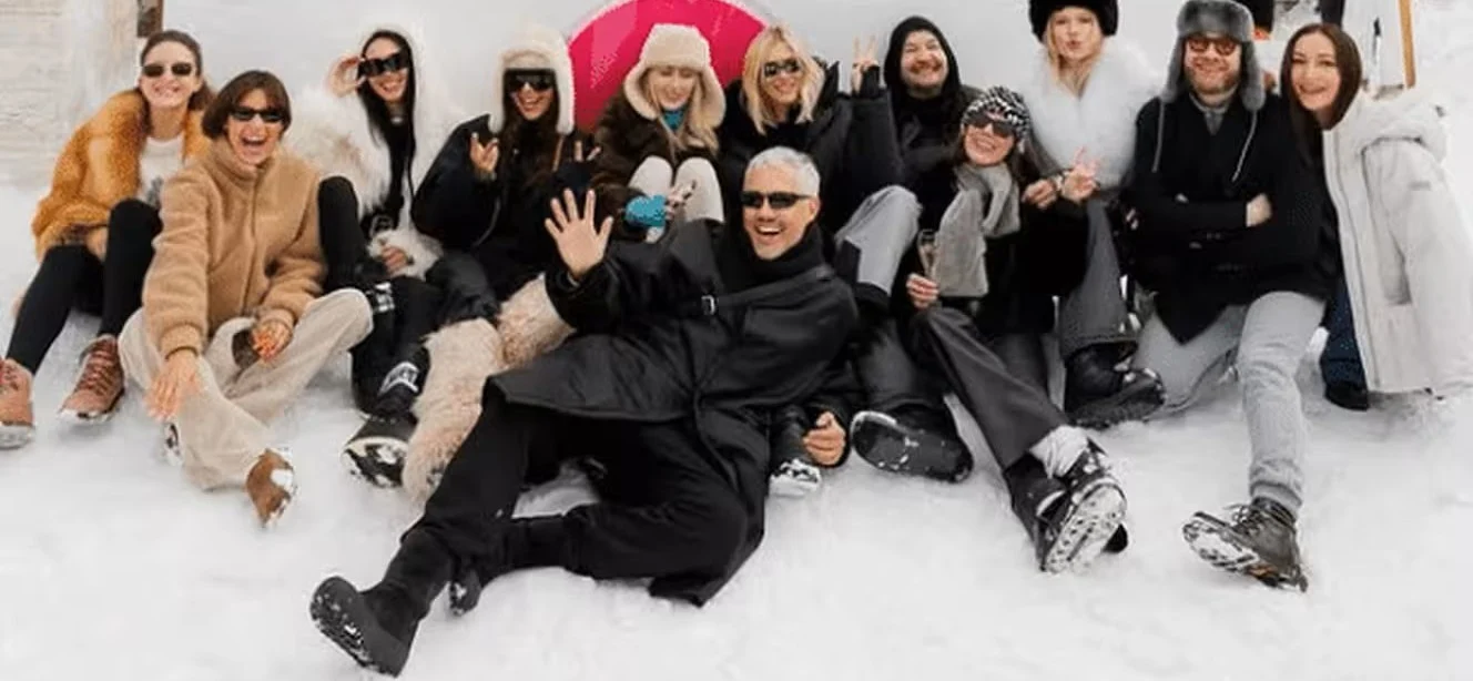 Lux în Alpi, furie la Moscova. Elita Rusiei petrece în Occident, în timp ce războiul din Ucraina continuă