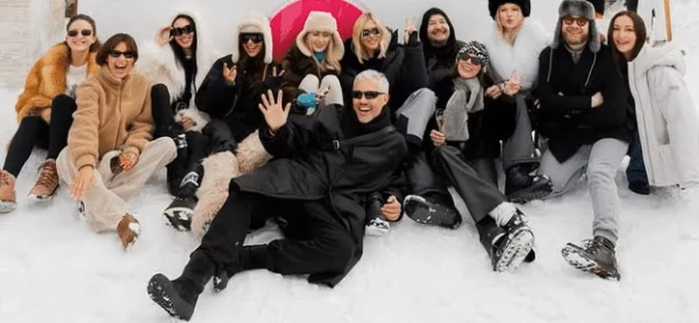 Lux în Alpi, furie la Moscova. Elita Rusiei petrece în Occident, în timp ce războiul din Ucraina continuă